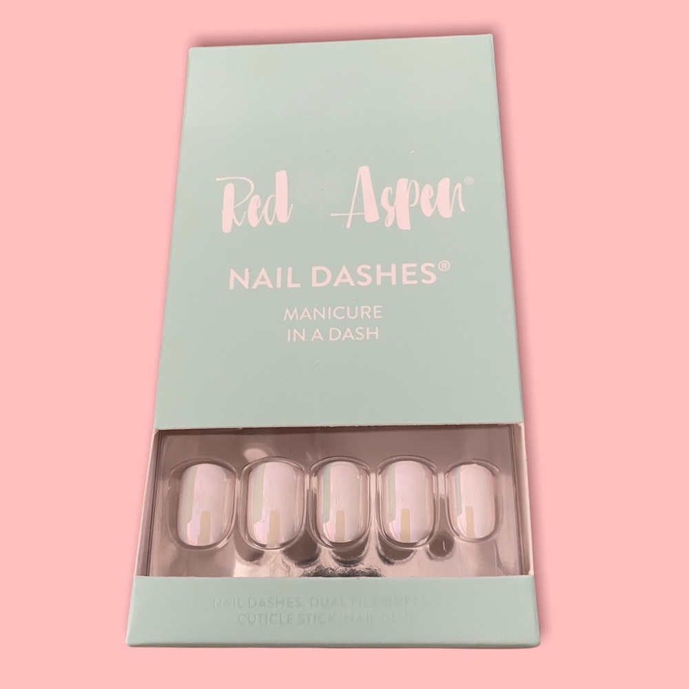 NIB Red Aspen Short Square Nail Dashes in Pearls On Pearl (Holographic)